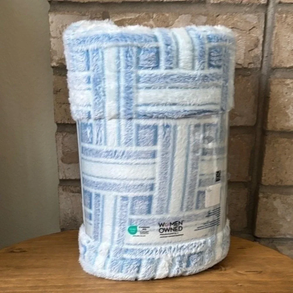The Big One Oversized Plush Throw Blue Vintage Weave Fall 5ft by 6ft NEW